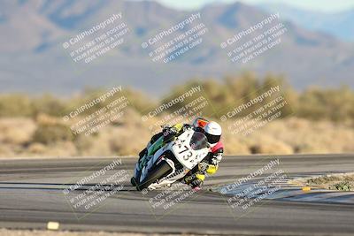 media/Dec-07-2025-CVMA (Sun) [[3e7d2de5dc]]/Race 17-Amateur Formula Middleweight/